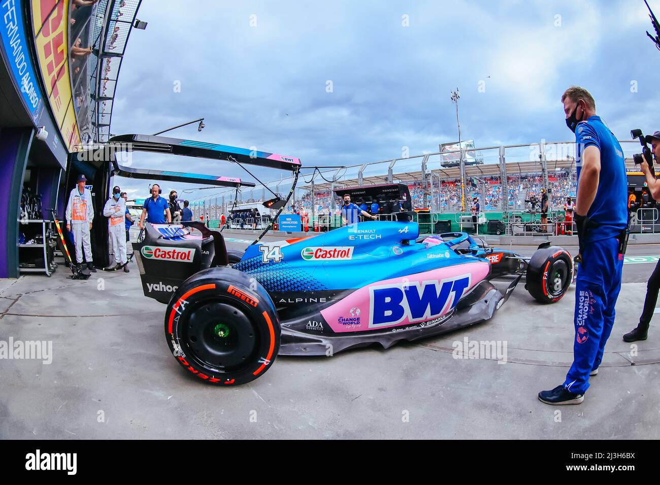 Melbourne, Victoria, Australien. 8. April 2022. MELBOURNE, AUSTRALIEN - 8. APRIL: Fernando Alonso vom BWT Alpine F1 Team beim zweiten Training beim Grand Prix von Australien 2022 (Bildquelle: © Chris Putnam/ZUMA Press Wire) Stockfoto