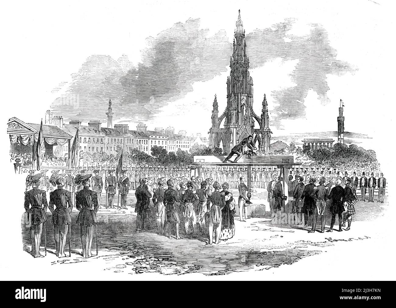 Seine Königliche Hoheit Prinz Albert Laying the Foundation-Stone of the National Gallery, in Edinburgh, 1850. Der geschlossene Raum hatte mehrere Stände, die in ihm errichtet wurden...auf der Westseite des Bereichs befand sich ein weiterer Stand, der 1300 Personen aufnehmen konnte...der Fürstengemahl betrat das Gebiet und nahm unter lautem Jubel seine Position in der Nähe des Grundsteins ein. Der Rektor der Universität, Rev. Dr. Lee, gab ein inbrünstigtes Gebet für den Erfolg des vorgeschlagenen Gebäudes ... der Lord Justice-General, trat dann vor und nahm die Kelle auf, die er dem Prinzen darstellte, spricht sich an Stockfoto