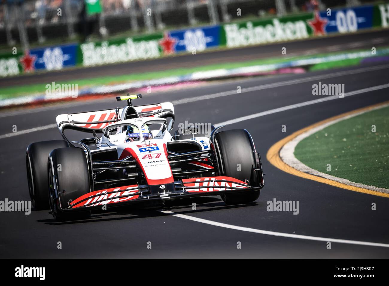 Melbourne, Victoria, Australien. 8. April 2022. MELBOURNE, AUSTRALIEN - 8. APRIL: Mick Schumacher vom Haas F1 Team beim ersten Training beim Formel 1 Grand Prix von Australien 2022 am 8.. April 2022 (Bildquelle: © Chris Putnam/ZUMA Press Wire) Stockfoto