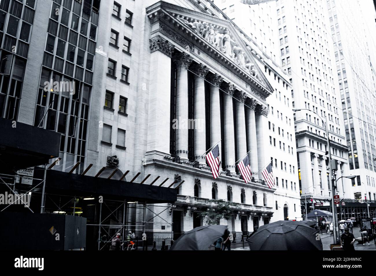 Finanzdistrikt, New York City, NY, USA, New York Stock Exchange. Die NYSE hat ihren Ursprung bereits im Jahr 1792 und ist nach Marktkapitalisierung derzeit die größte Börse der Welt. Stockfoto