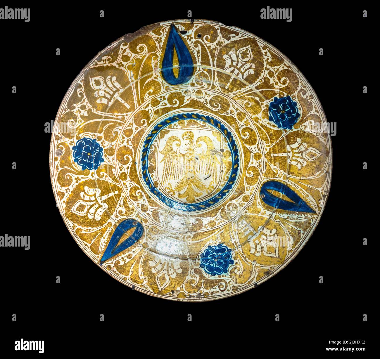 Mudejar, Keramikschale mit Glasur aus Lustreware, 15.. Jahrhundert, aus Manises, Valencia, Spanien. Manisan Lusterware wurde von islamischen Designs von M beeinflusst Stockfoto