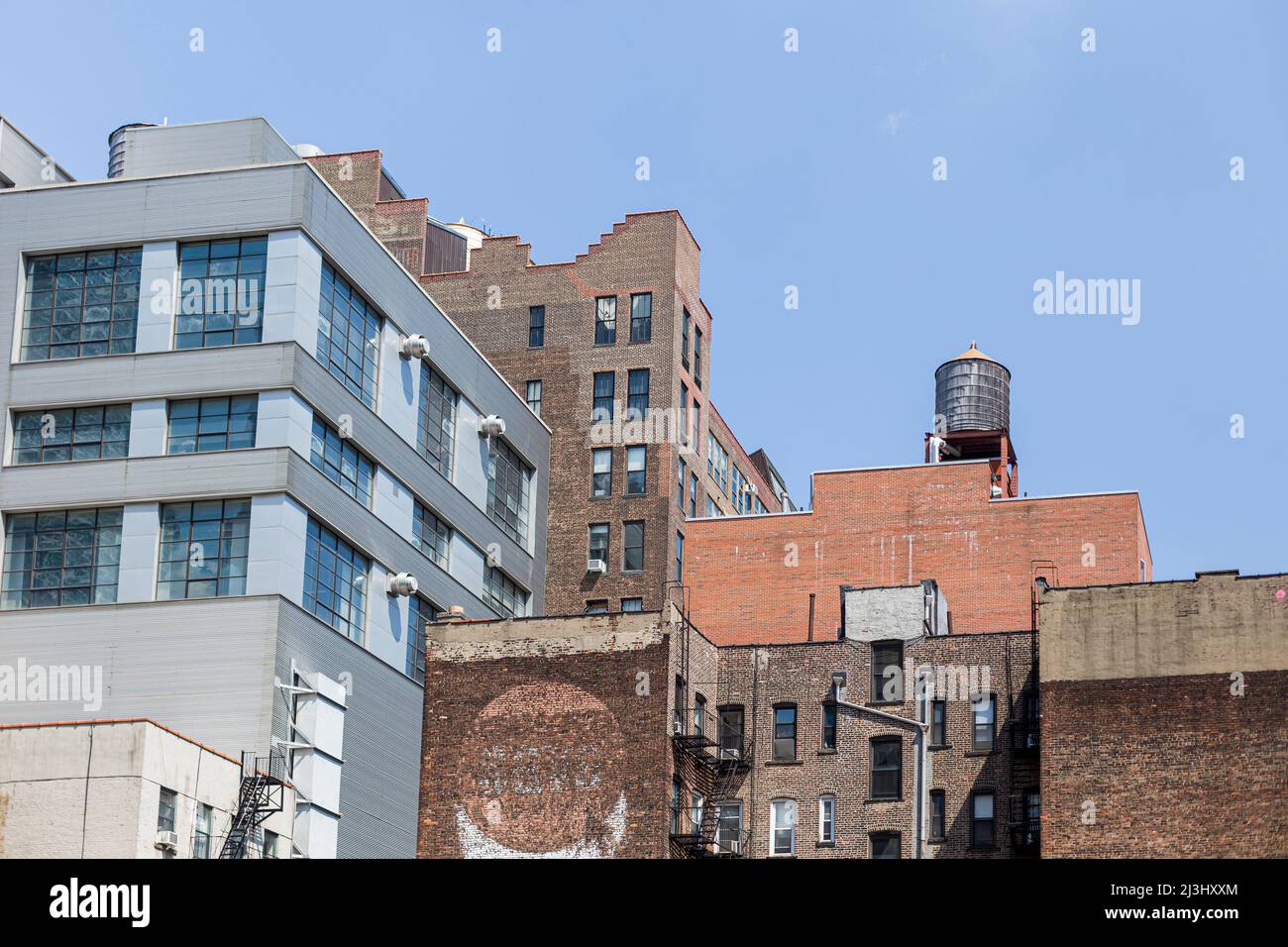 Hell's Kitchen, New York City, NY, USA, ein Wasserbehälter Stockfoto