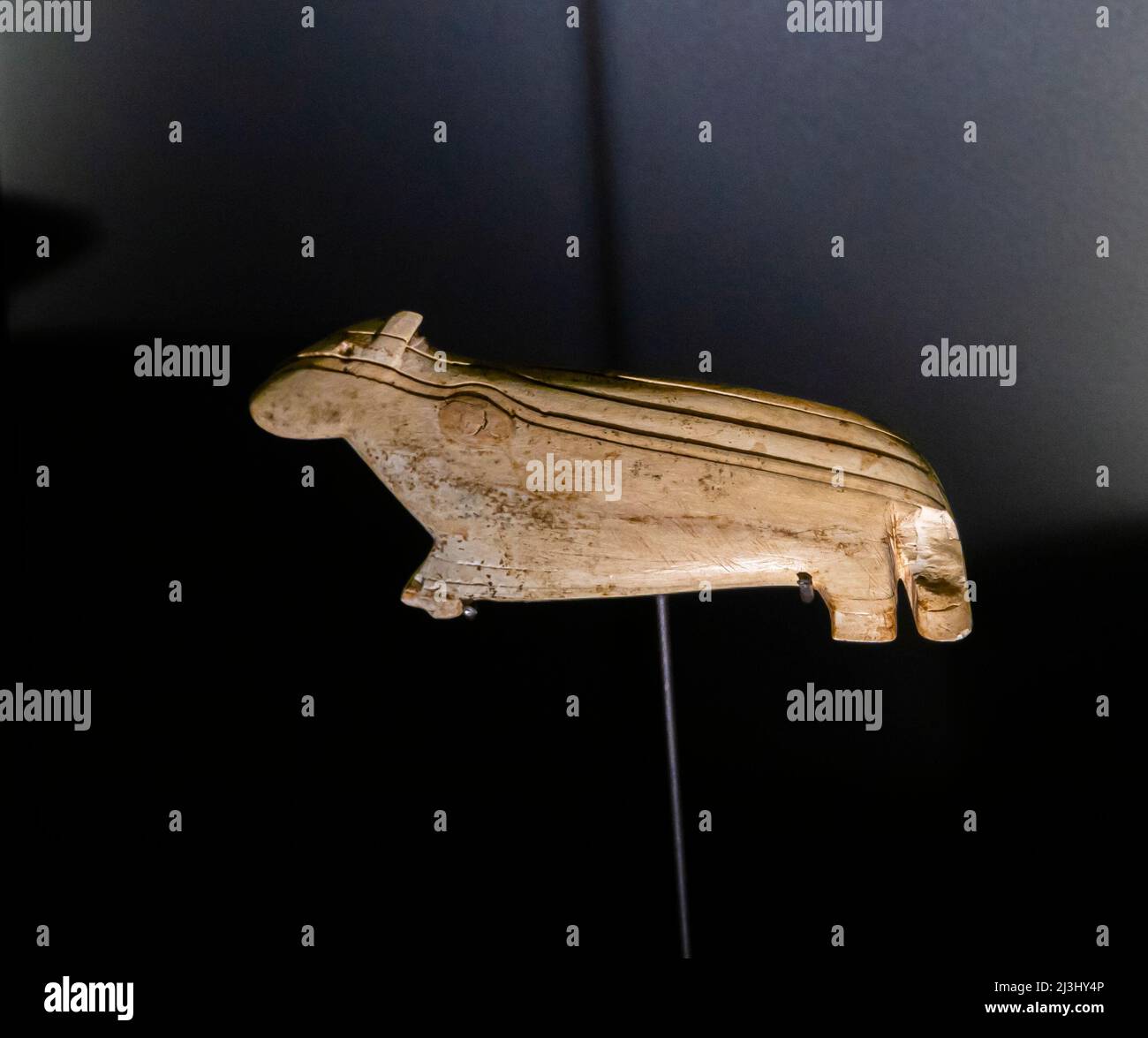 Statuette Jarama Wolverine - Elfenbein - NiederMagdalena - Iberische Paläolithische Portable Art. Archäologisches Nationalmuseum, Madrid, Spanien Stockfoto