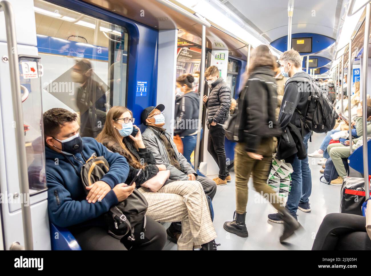 Menschen Pendler Passagiere in Madrid U-Bahn-Zug Stockfoto
