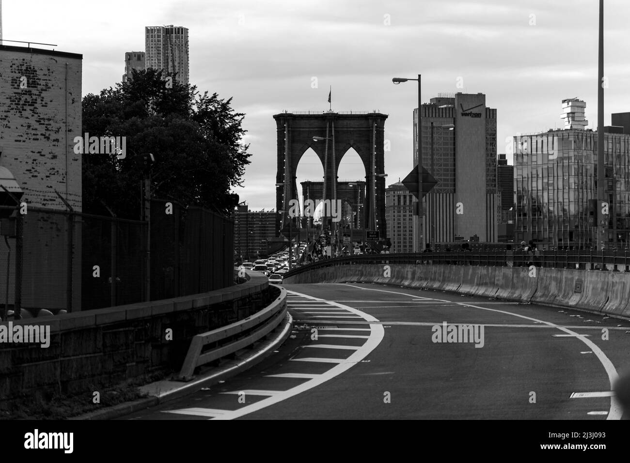 HIGH ST, New York City, NY, USA, Brooklyn Bridge über East River Stockfoto