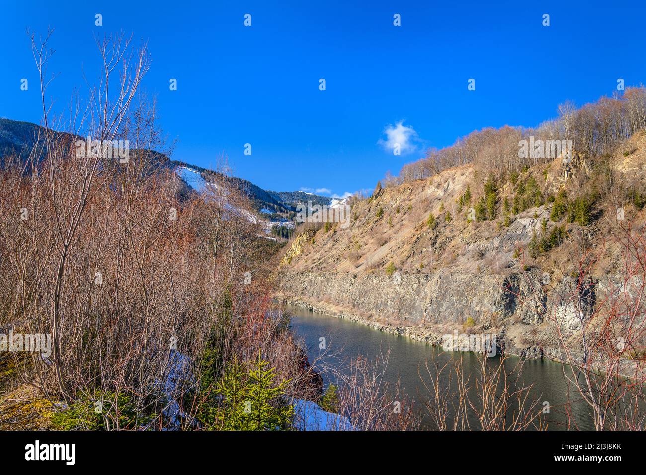 Deutschland, Bayern, Oberbayern, Pfaffenwinkel, Murnau am Staffelsee, Murnauer Moos, langer Köchelsee, Hörnle im Hintergrund Stockfoto