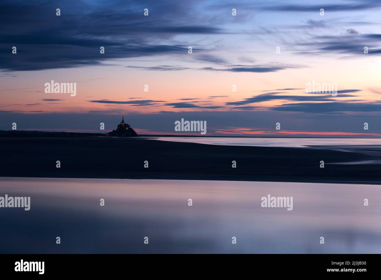 Abendstimmung in der Bucht von Mont-Saint-Michel, Frankreich, Normandie, Département Manche Stockfoto