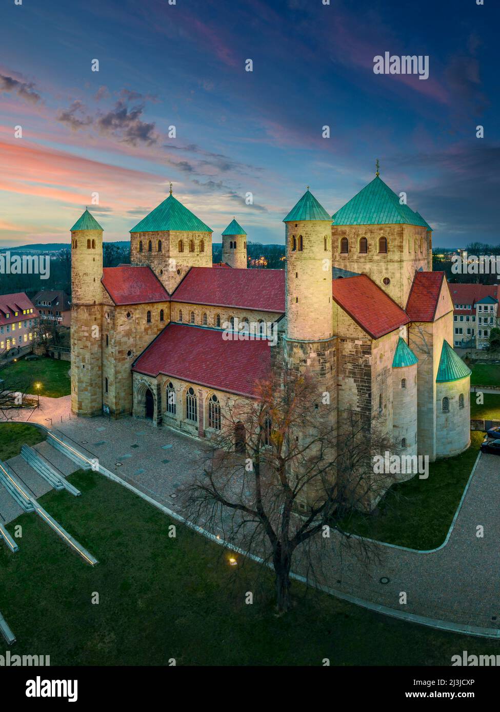 Luftaufnahme der Michaeliskirche in Hildesheim, Deutschland Stockfoto