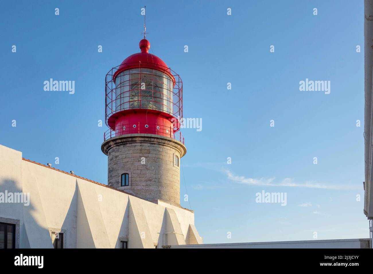 Leuchtturm am Kap von Sao Vicente am südwestlichsten Punkt des europäischen Festlandes, Costa Vicentina, Sagres, Algarve, Bezirk Faro, Portugal Stockfoto