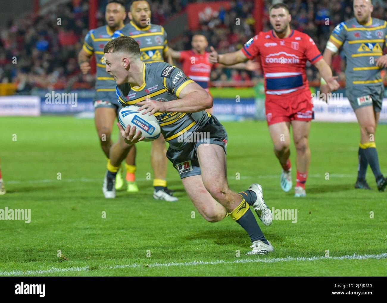 Hull, Großbritannien. 08. April 2022. Betfred Challenge Cup zwischen Hull KR und Castleford Tigers im Hull College Craven Park Stadium am 8.. April 2022 Credit: Craig Cresswell/Alamy Live News Stockfoto