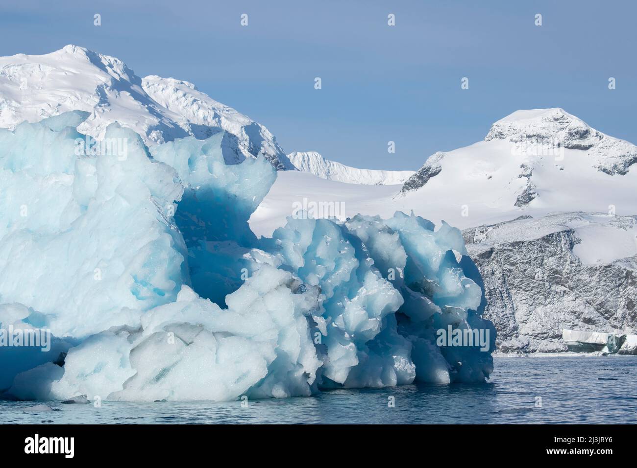 Antarktis, Südsee, Südliche Orkney-Inseln, Krönungsinsel, Iceberg Bay. Stockfoto