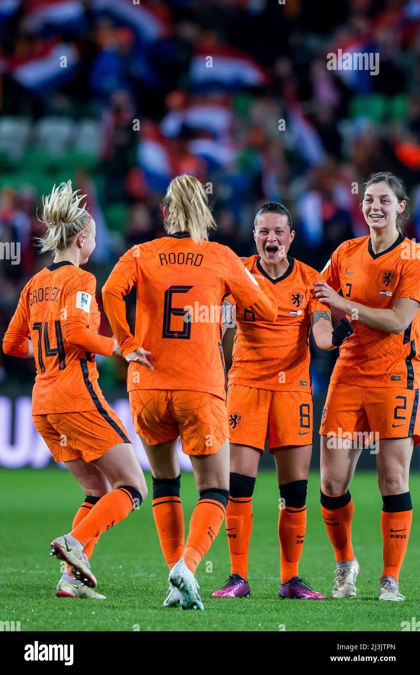 GRONINGEN - Sherida Spitse of the Netherlands] feiert ihr Tor (9-0) während des Frauen-WM-Qualifying-Spiels zwischen den Niederlanden und Zypern im Euroborg-Stadion am 8. April 2022 in Groningen, Niederlande. ANP COR LASKER Stockfoto