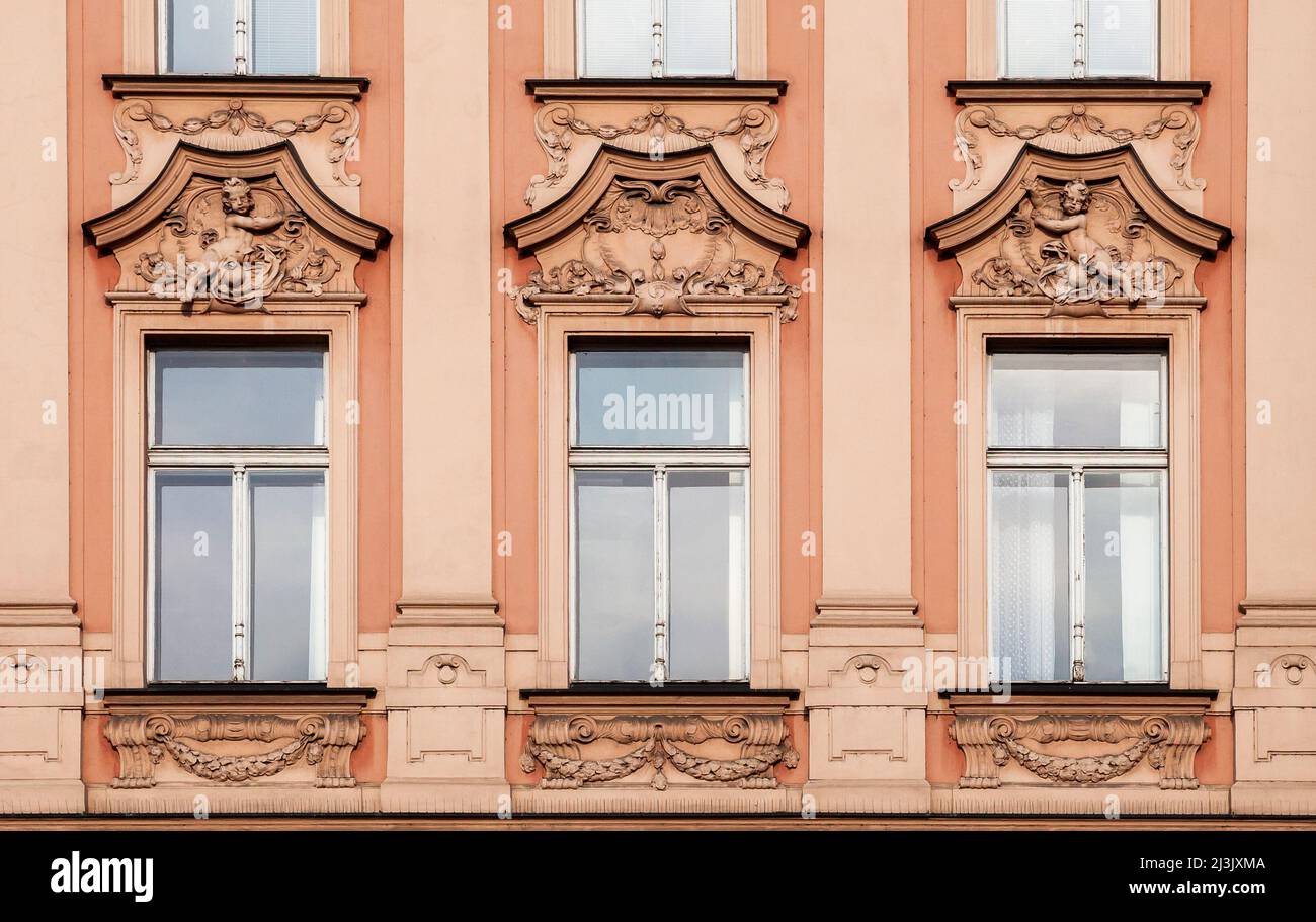 Fenster eines alten Gebäudes, Prag Stockfoto Fenster eines alten Gebäudes, Prag Stockfoto