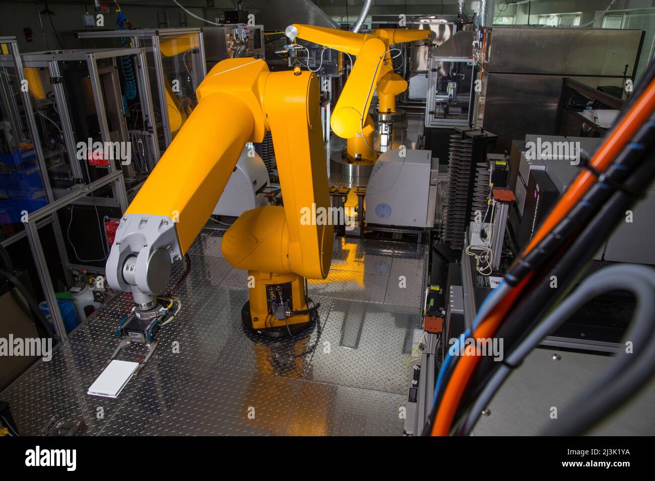 NIH-Roboter für Arzneimittelversuche; Gaithersburg, Maryland. Stockfoto