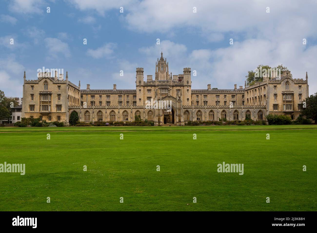 Großbritannien, England, Cambridge.  Neues Gericht "Hochzeitstorte", St. Johns College. Stockfoto