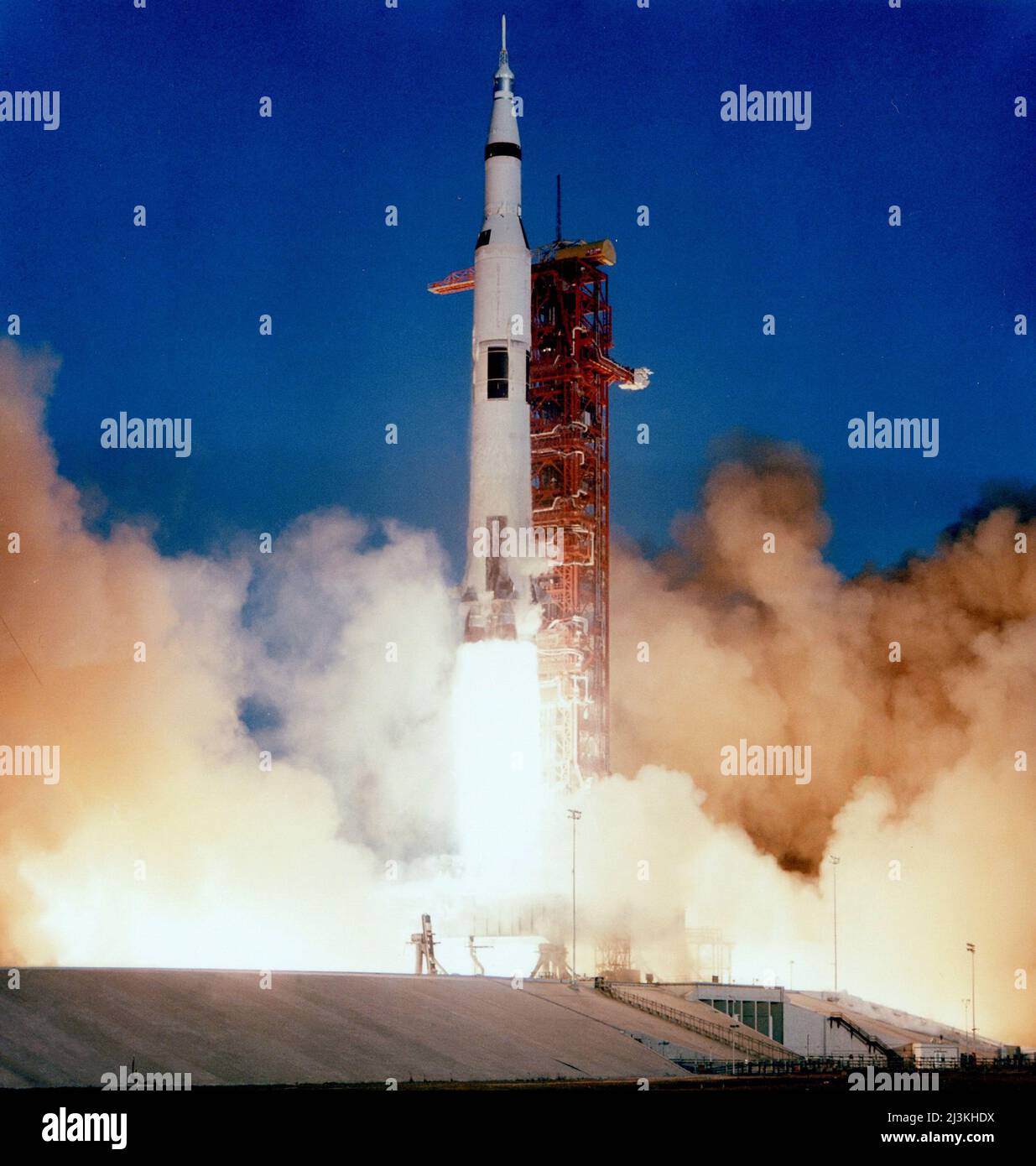 Die riesige, 363 Meter hohe Apollo-8-Rakete wird vom Kennedy Space Center aus gestartet. Dezember 21 1968 Stockfoto