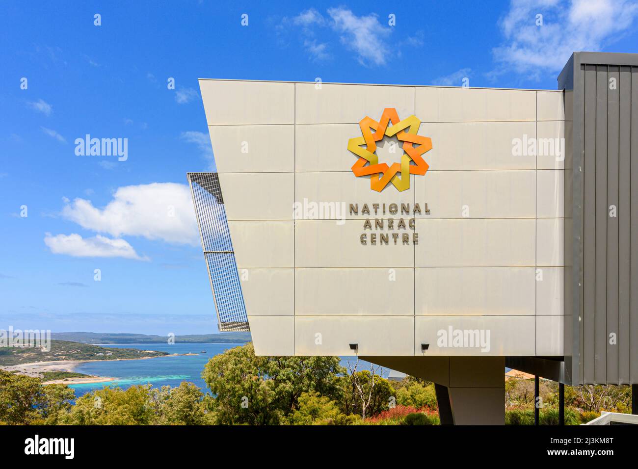 National Anzac Centre, ein modernes Museum zum Gedenken an die ANZACS des Ersten Weltkriegs, mit Blick auf den King George Sound, Albany, Westaustralien, Australien Stockfoto