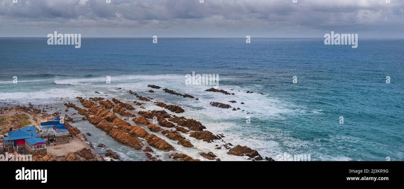 Blick vom Cape St. Blaize Lighthouse in der Nähe von Mossel Bay, Garden Route, Südafrika; Western Cape, Südafrika Stockfoto