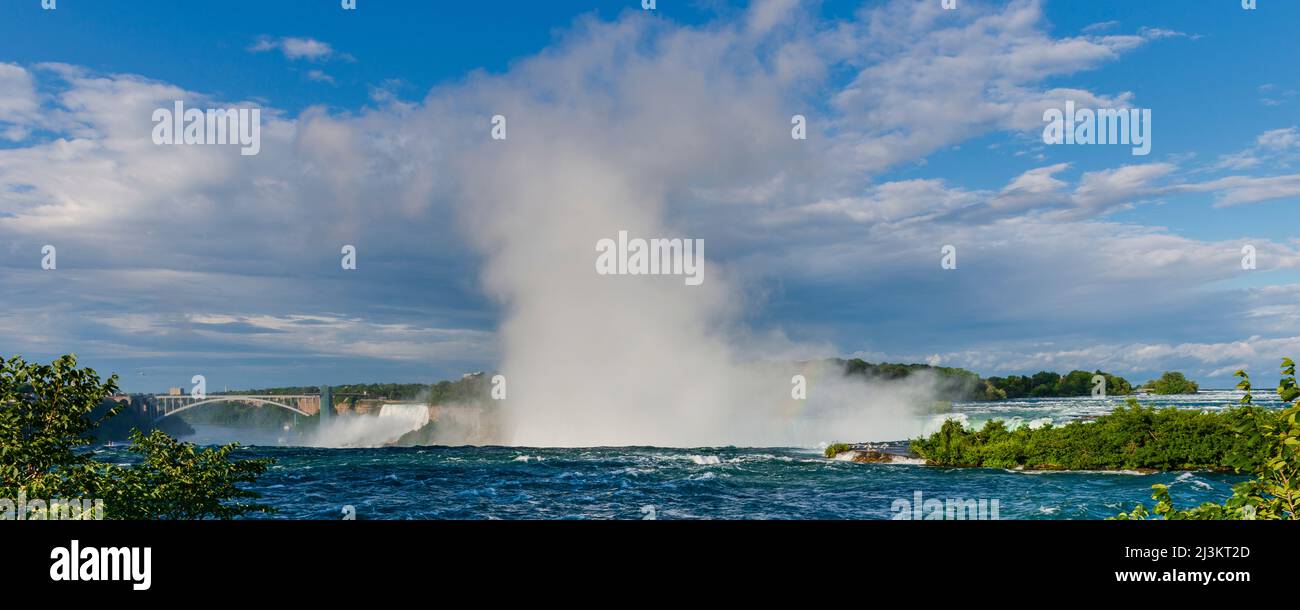 Amerikanische Fälle der Niagarafälle am Niagara River; Niagarafälle, New York, Vereinigte Staaten von Amerika Stockfoto