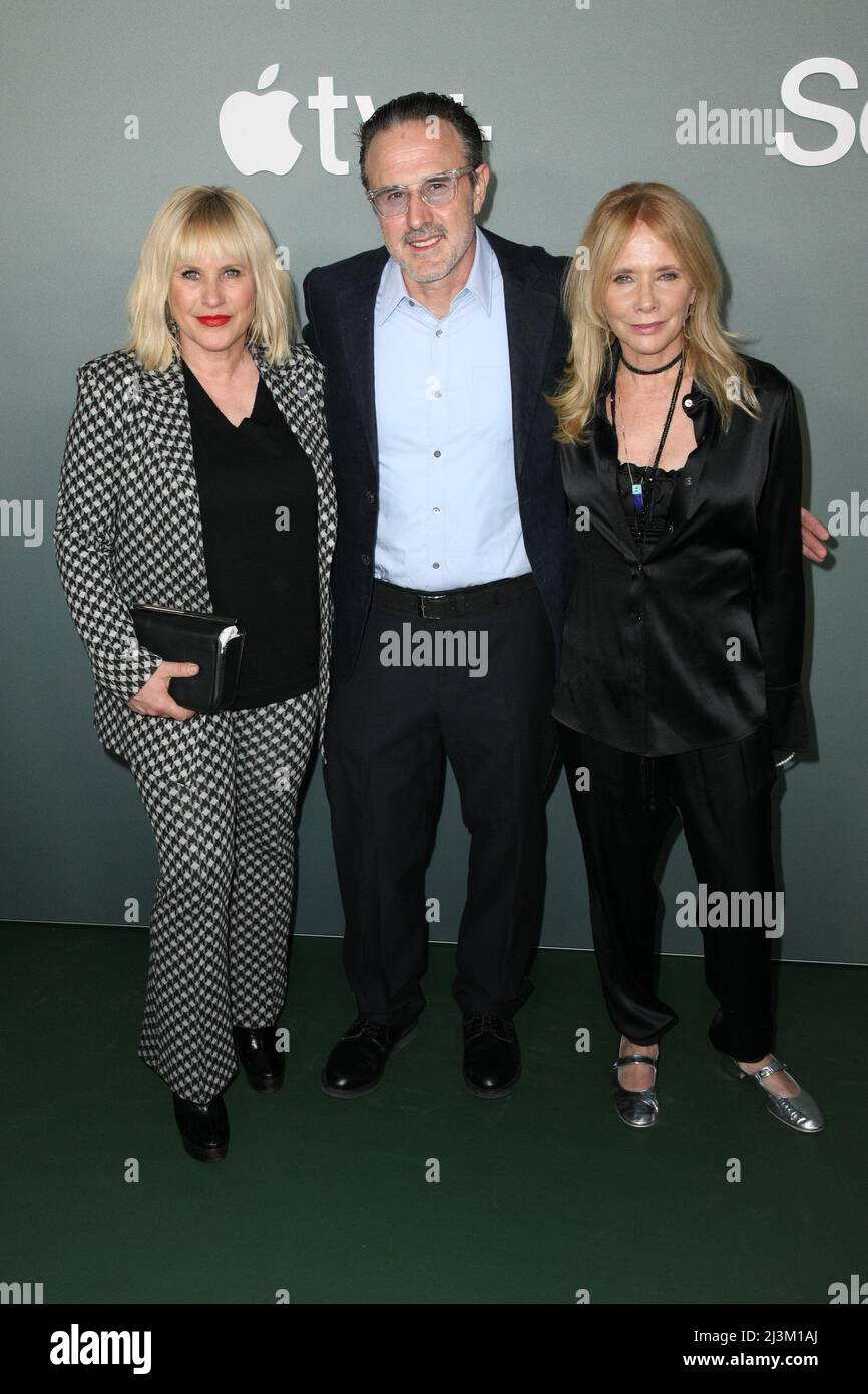 Los Angeles, USA. 08. April 2022. Patricia Arquette, David Arquette und Rosanna Arquette nehmen am 08. April 2022 an der Saisonfinale-Vorführung von Apple TV's 'Severance' im DGA Theatre Complex in Los Angeles, Kalifornien, Teil. Foto: Crash/imageSPACE/Sipa USA Kredit: SIPA USA/Alamy Live News Stockfoto