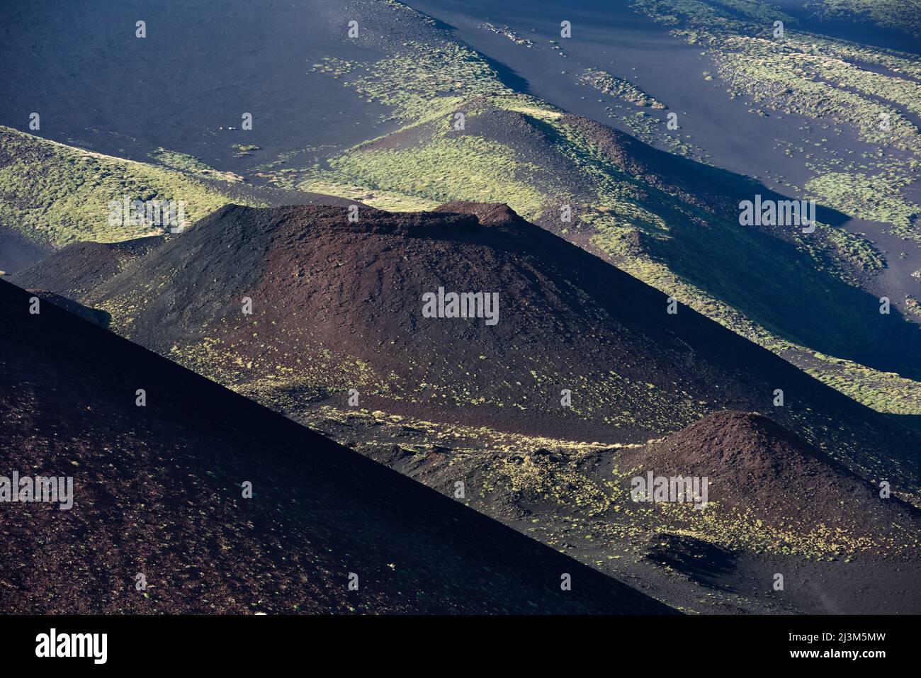 Ausgestorbene Magmakrater an den südwestlichen Flanken des Ätna in Sizilien.; Sizilien, Italien. Stockfoto