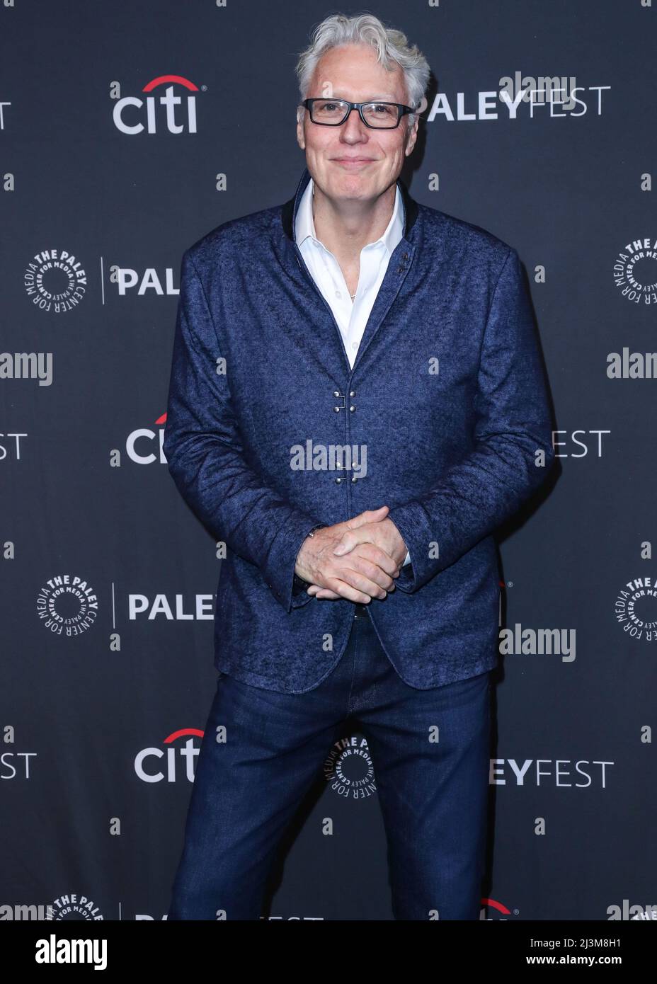 Hollywood, USA. 08. April 2022. HOLLYWOOD, LOS ANGELES, KALIFORNIEN, USA - 08. APRIL: Thomas Ian Griffith kommt beim PaleyFest LA 2022 an - Netflix's 'Cobra Kai', das am 8. April 2022 im Dolby Theater in Hollywood, Los Angeles, Kalifornien, USA, stattfand. (Foto von Xavier Collin/Image Press Agency) Quelle: Image Press Agency/Alamy Live News Stockfoto