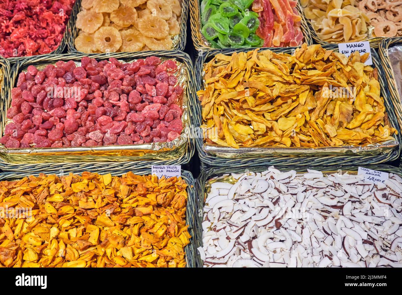 Eine Vielzahl von getrockneten Früchten in der Boqueria-Markt in Barcelona Stockfoto