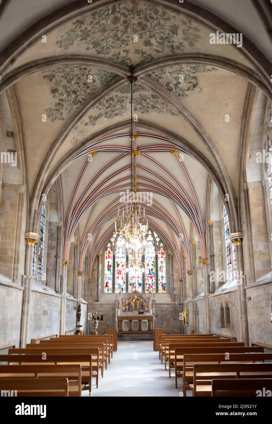 Die Chichester Kathedrale, die formell als Domkirche der Heiligen Dreifaltigkeit bekannt ist, ist der Sitz des anglikanischen Bischofs von Chichester. Stockfoto