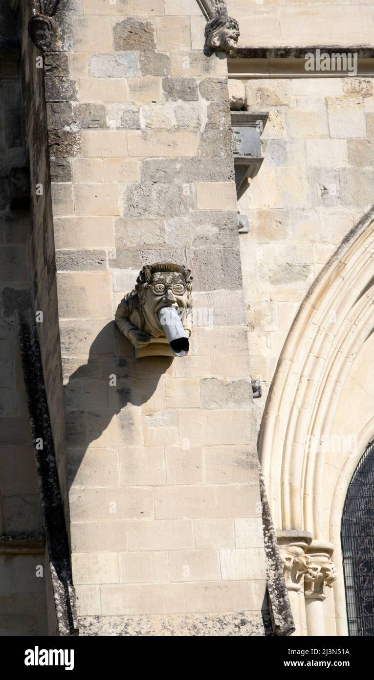 Die Chichester Kathedrale, die formell als Domkirche der Heiligen Dreifaltigkeit bekannt ist, ist der Sitz des anglikanischen Bischofs von Chichester. Stockfoto