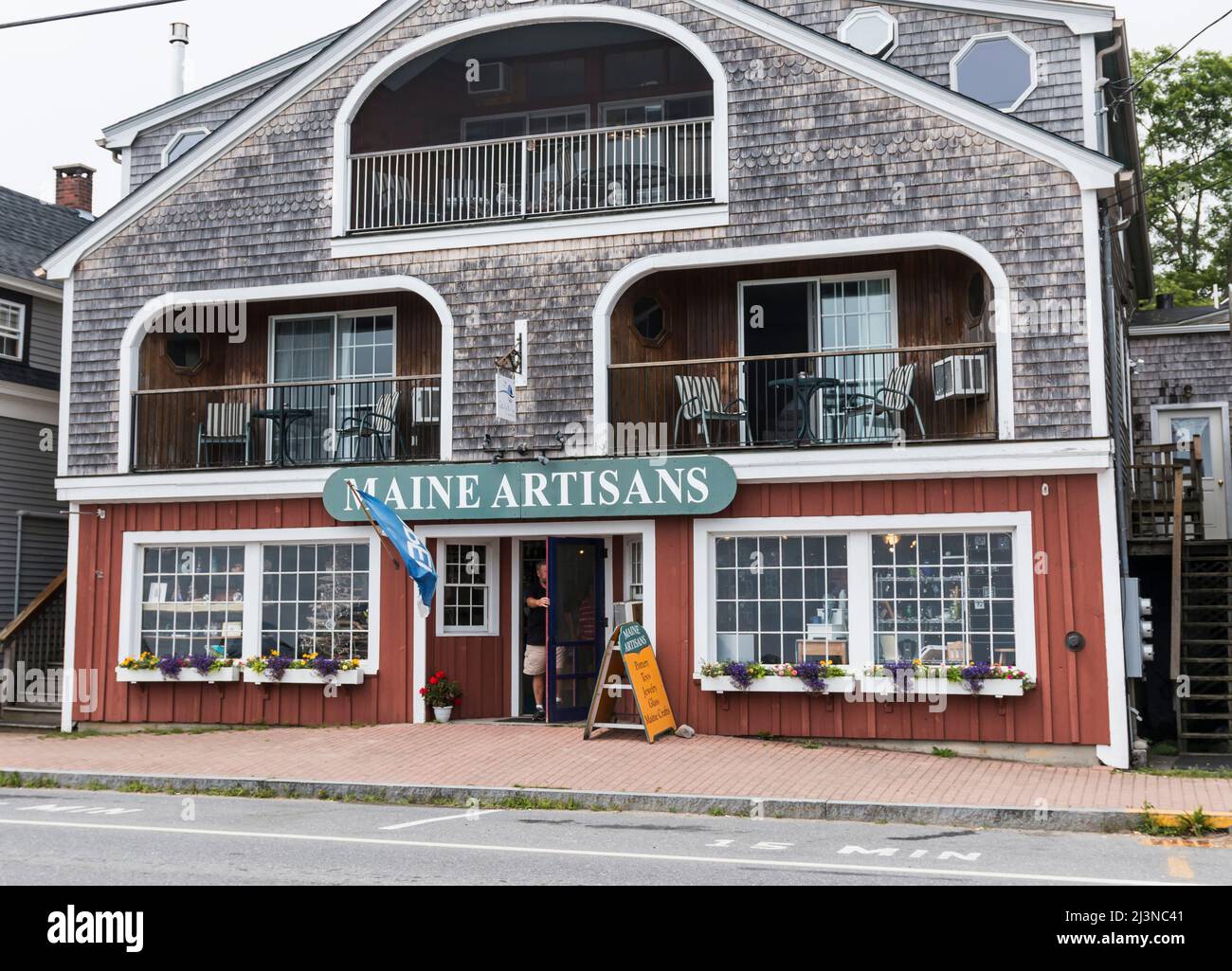 Lincolnville, Maine, USA - 2. August 2017: Ein Geschäft an der Hauptstraße, das Kunstwerke von vielen lokalen Maine-Künstlern verkauft. Stockfoto