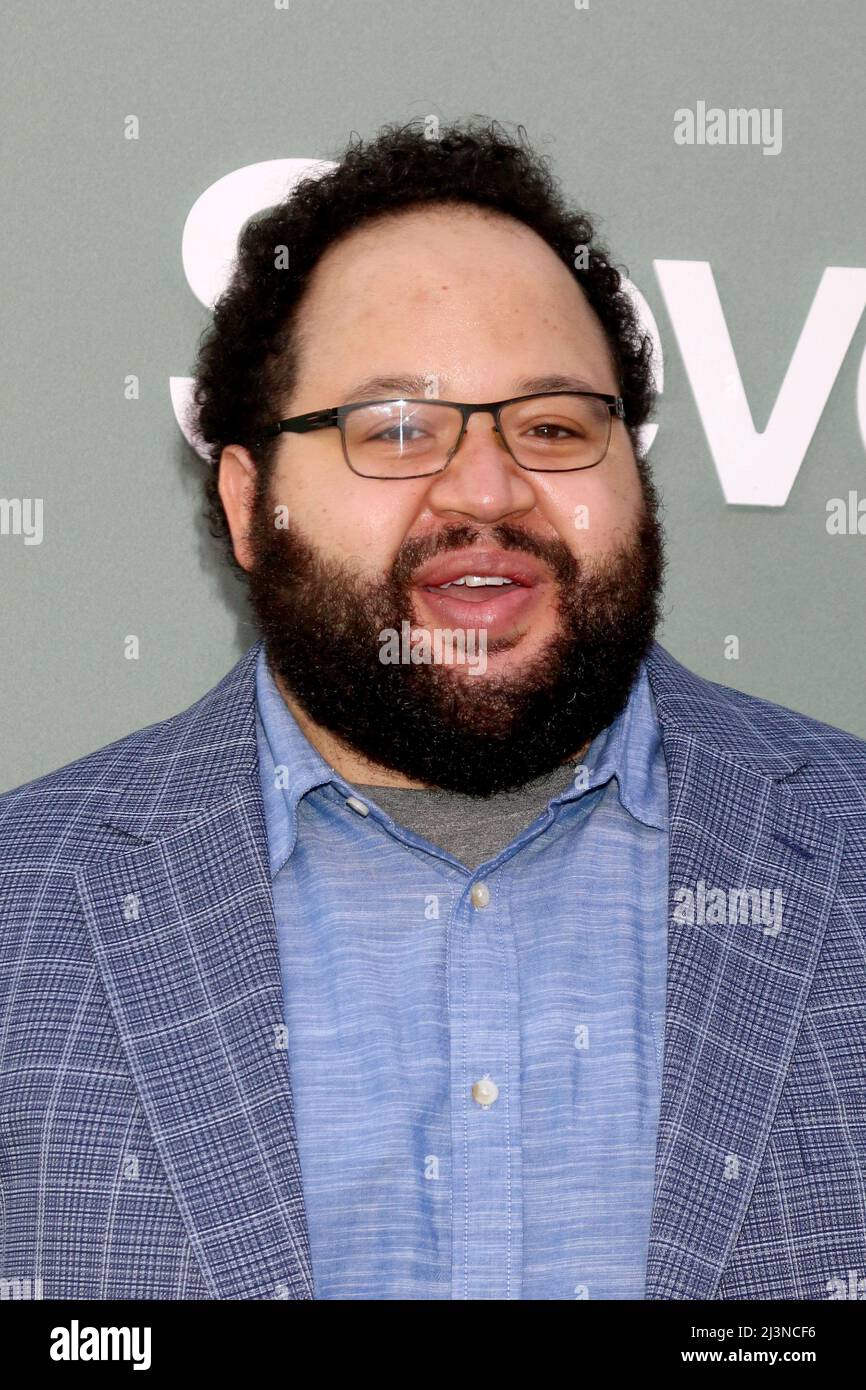 8. April 2022, Los Angeles, CA, USA: LOS ANGELES - APR 8: Zach Cherry beim Severance Finale Screening bei Directors Guild of America am 8. April 2022 in Los Angeles, CA (Bild: © Kay Blake/ZUMA Press Wire) Stockfoto