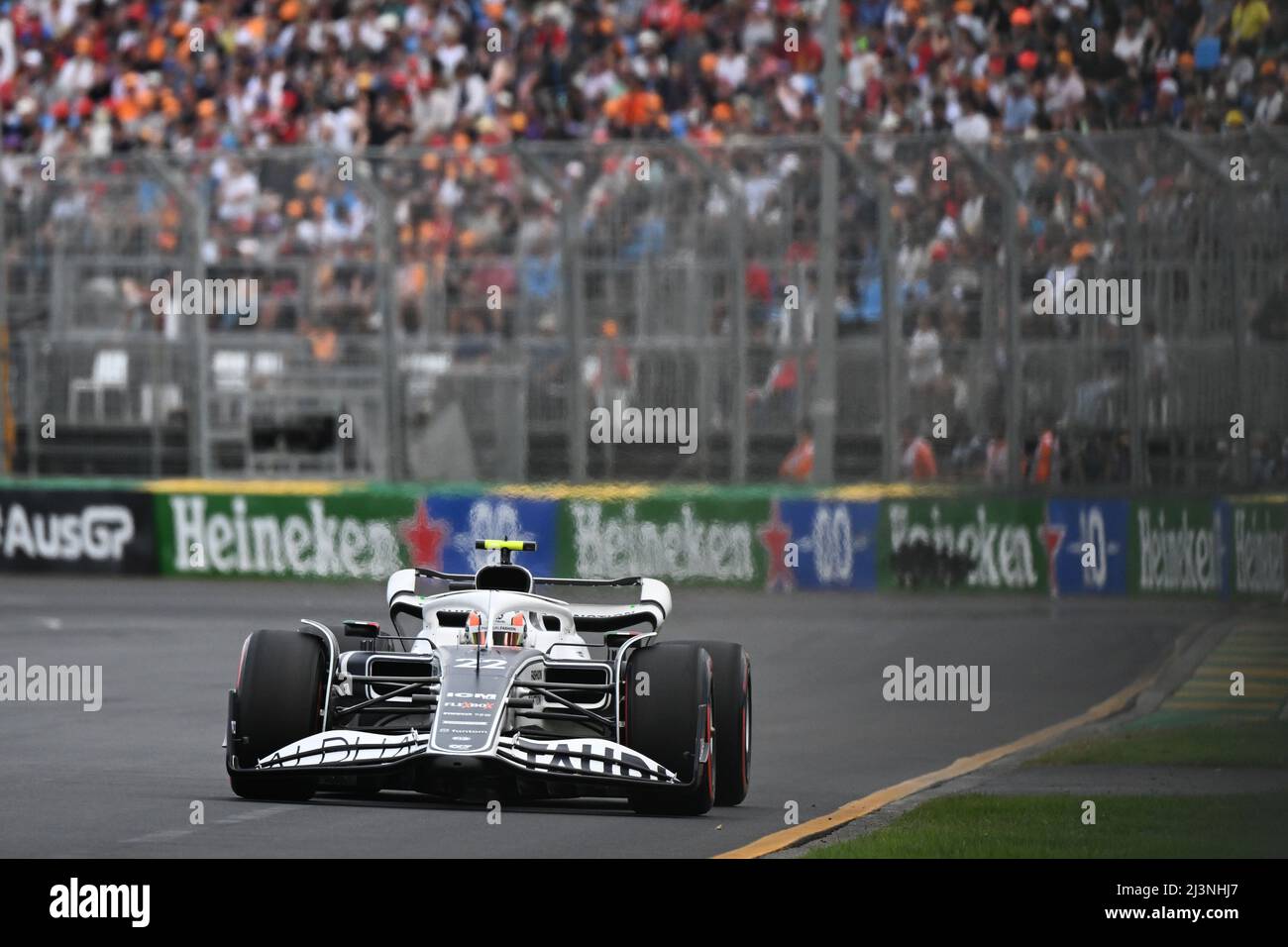 Albert Park, Melbourne, Australien. 9. April 2022. FIA Formula 1 Australian Grand Prix, Qualifikationssitzungen; Yuki Tsunoda aus Japan fährt im Qualifying die Nummer 22 Scuderia AlphaTauri AT03 Credit: Action Plus Sports/Alamy Live News Stockfoto