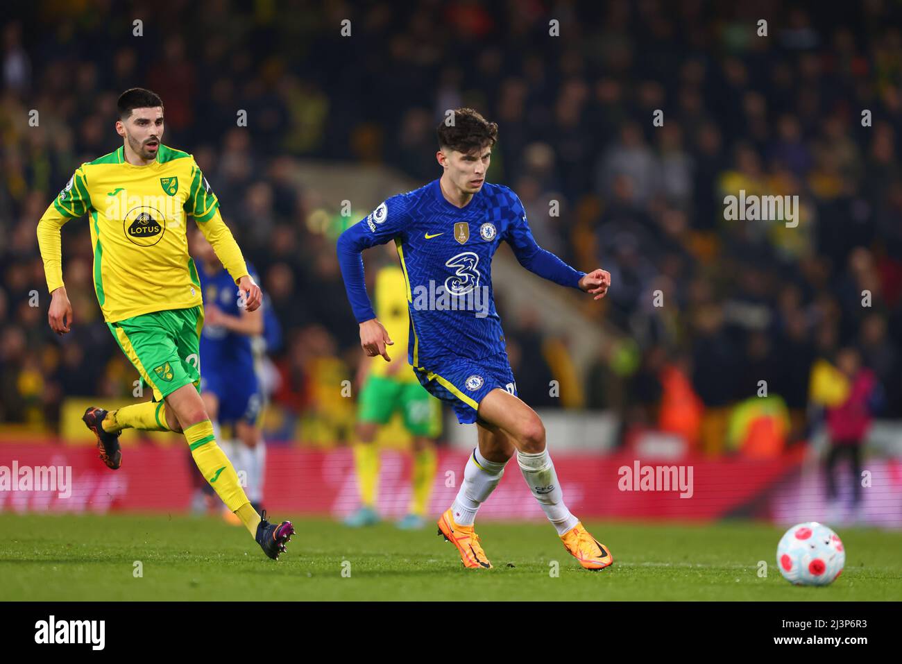 Kai Havertz von Chelsea und Pierre Lees-Melou von Norwich City - Norwich City / Chelsea, Premier League, Carrow Road, Norwich, Großbritannien - 10.. März 2022 nur zur redaktionellen Verwendung - es gelten DataCo-Beschränkungen Stockfoto