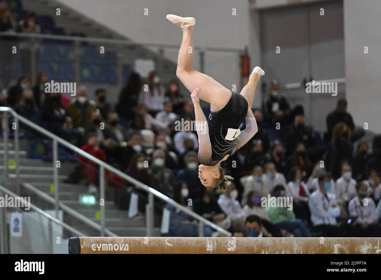 Jesolo, Italien. 09. April 2022. Künstlerische Gymnastik, Gymnastik in Jesolo, Italien, April 09 2022 Credit: Independent Photo Agency/Alamy Live News Stockfoto