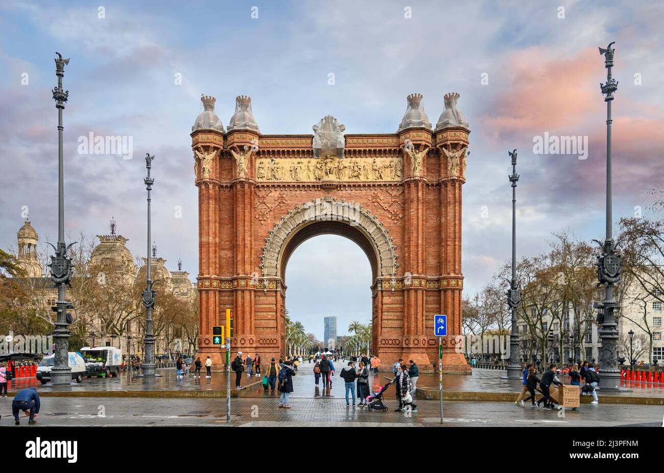 Der Triumphbogen in Barcelona, Spanien. Arco de Triunfo wurde von Josep Vilaseca i Casanovas als Haupttor der Barcelona World Fair 1888 erbaut. Stockfoto