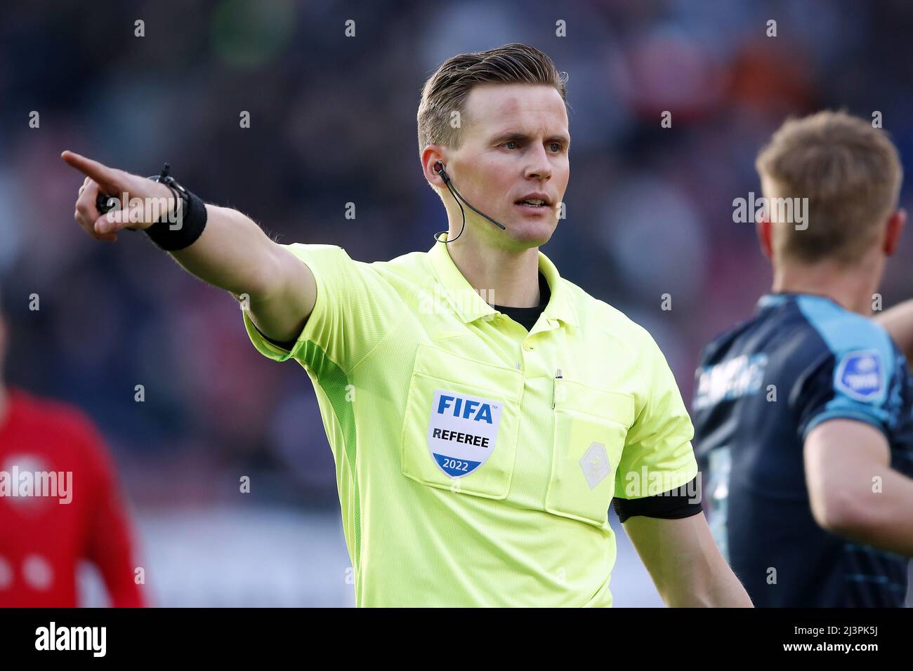 UTRECHT - Schiedsrichter Sander van der Eijk während des niederländischen Eredivisie-Spiels zwischen dem FC Utrecht und Fortuna Sittard am 9. April 2022 im Stadion Galgenwaard in Utrecht, Niederlande. ANP BART STOUTJEDIJK Stockfoto