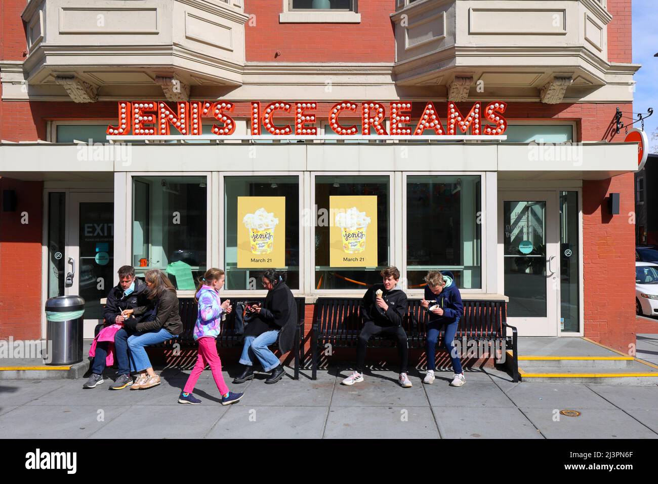 Jeni's Splendid Ice Cremes, 1925 14. St NW, Washington, DC. Außenansicht einer Eisdiele im U Street Corridor Cardozo/Shaw Viertel. Stockfoto