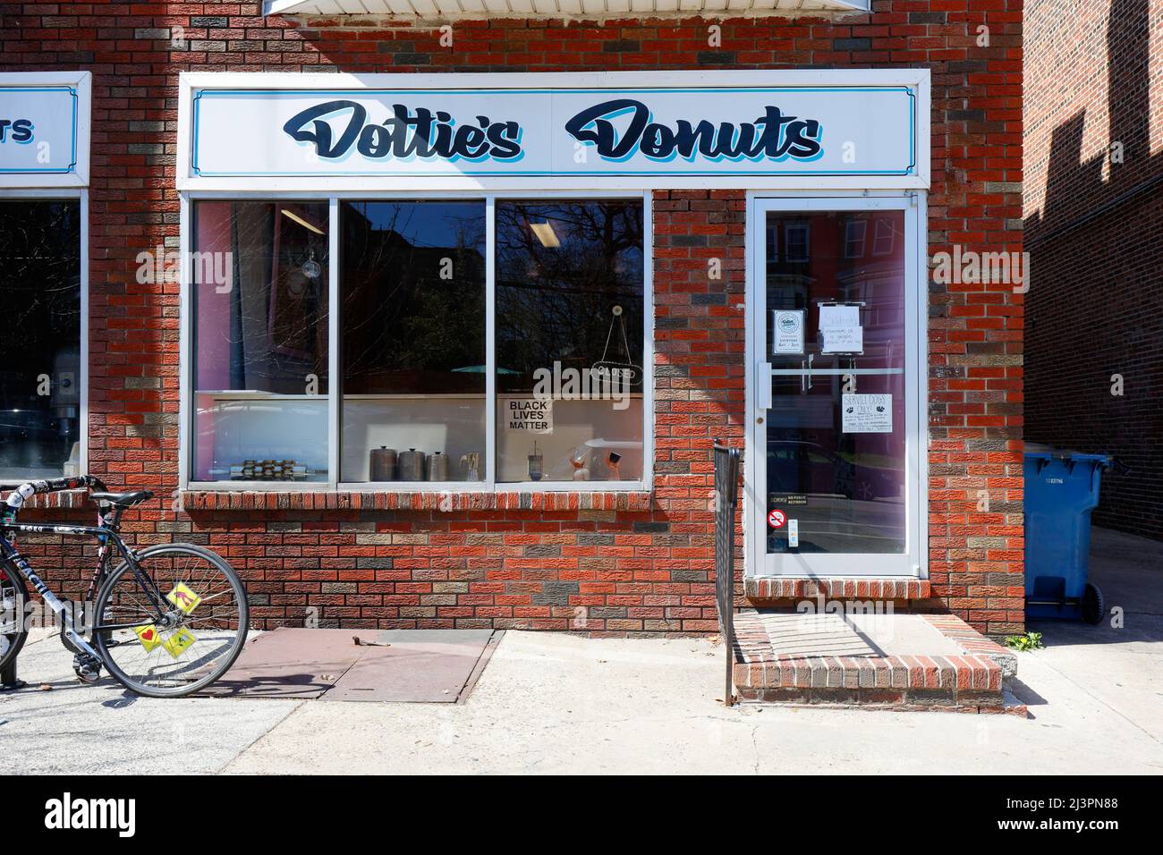 Dottie's Donuts, 4529 Springfield Ave, Philadelphia Foto von einem veganen Donut-Laden in Spruce Hill, Cedar Park, University City. Pennsylvania Stockfoto