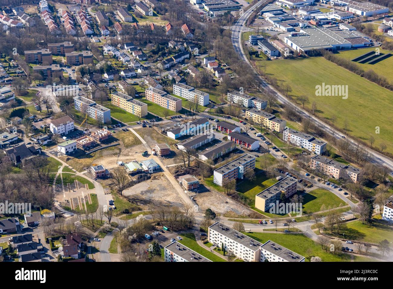 Luftaufnahme, Baustelle und Neubau am Moosfelder Ring neben dem Courage Park in Neheim, Arnsberg, Sauerland, Nordrhein-Westfalen, Deutschland Stockfoto