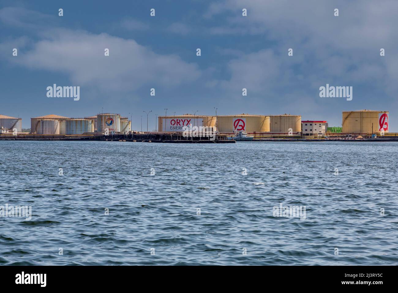 Dakar, Senegal. Öllagertanks, Hafen von Dakar. Stockfoto