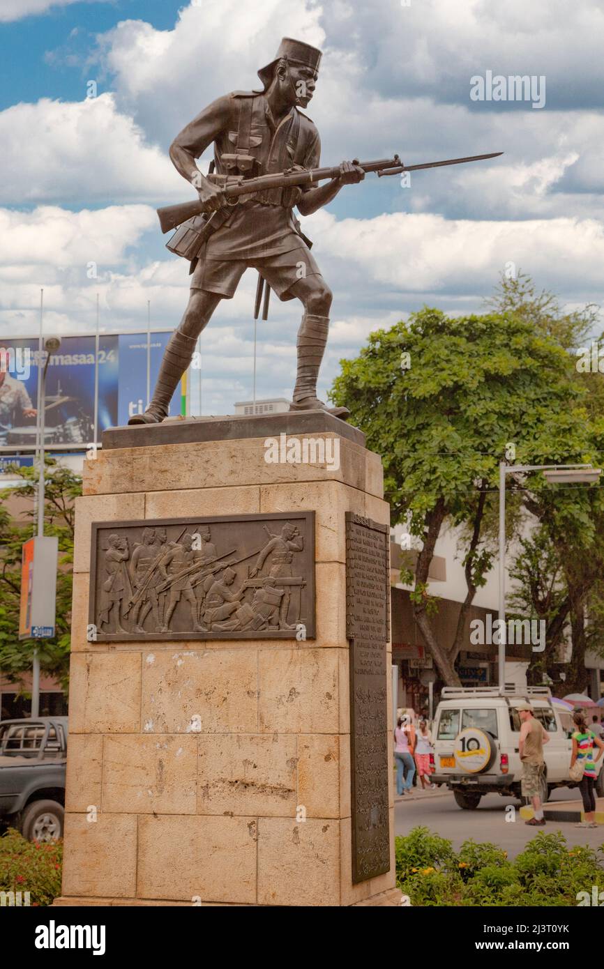 Dar es Salaam, Tansania. Askari Monument, für tansanische Veteranen des Ersten Weltkriegs. Stockfoto