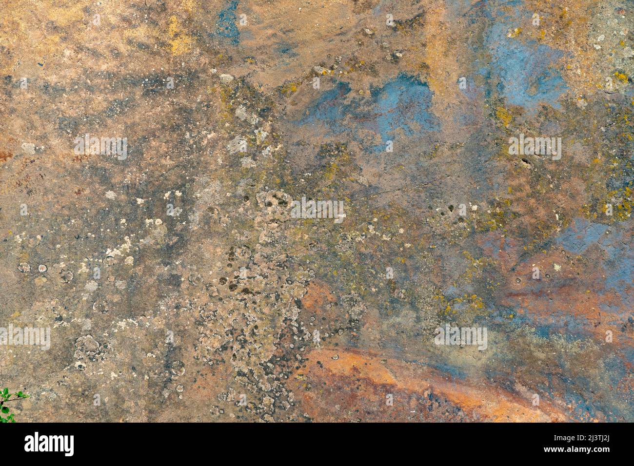 Muster aus alter rostiger Metallplatte als harmonischer Hintergrund Stockfoto