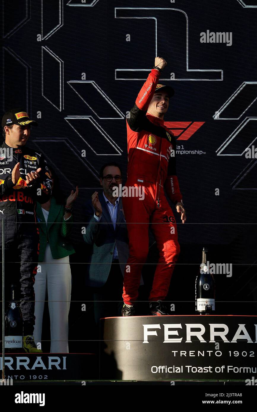 Melbourne, Australien. 10. April 2022. 10. April 2022, Albert Park, Melbourne, FORMEL 1 ROLEX AUSTRALIAN GRAND PRIX 2022, im Bild Podium: Gewinner Charles Leclerc (MCO), Scuderia Ferrari Credit: dpa/Alamy Live News Stockfoto