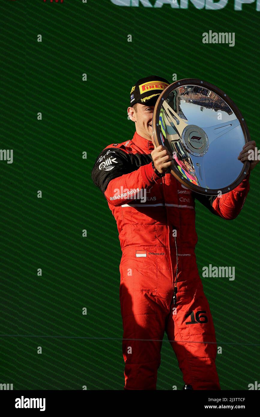 Melbourne, Australien. 10. April 2022. 10. April 2022, Albert Park, Melbourne, FORMEL 1 ROLEX AUSTRALIAN GRAND PRIX 2022, im Bild Podium: Gewinner Charles Leclerc (MCO), Scuderia Ferrari Credit: dpa/Alamy Live News Stockfoto