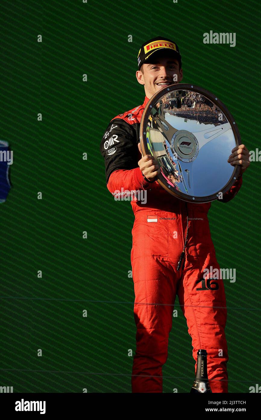 Melbourne, Australien. 10. April 2022. 10. April 2022, Albert Park, Melbourne, FORMEL 1 ROLEX AUSTRALIAN GRAND PRIX 2022, im Bild Podium: Gewinner Charles Leclerc (MCO), Scuderia Ferrari Credit: dpa/Alamy Live News Stockfoto