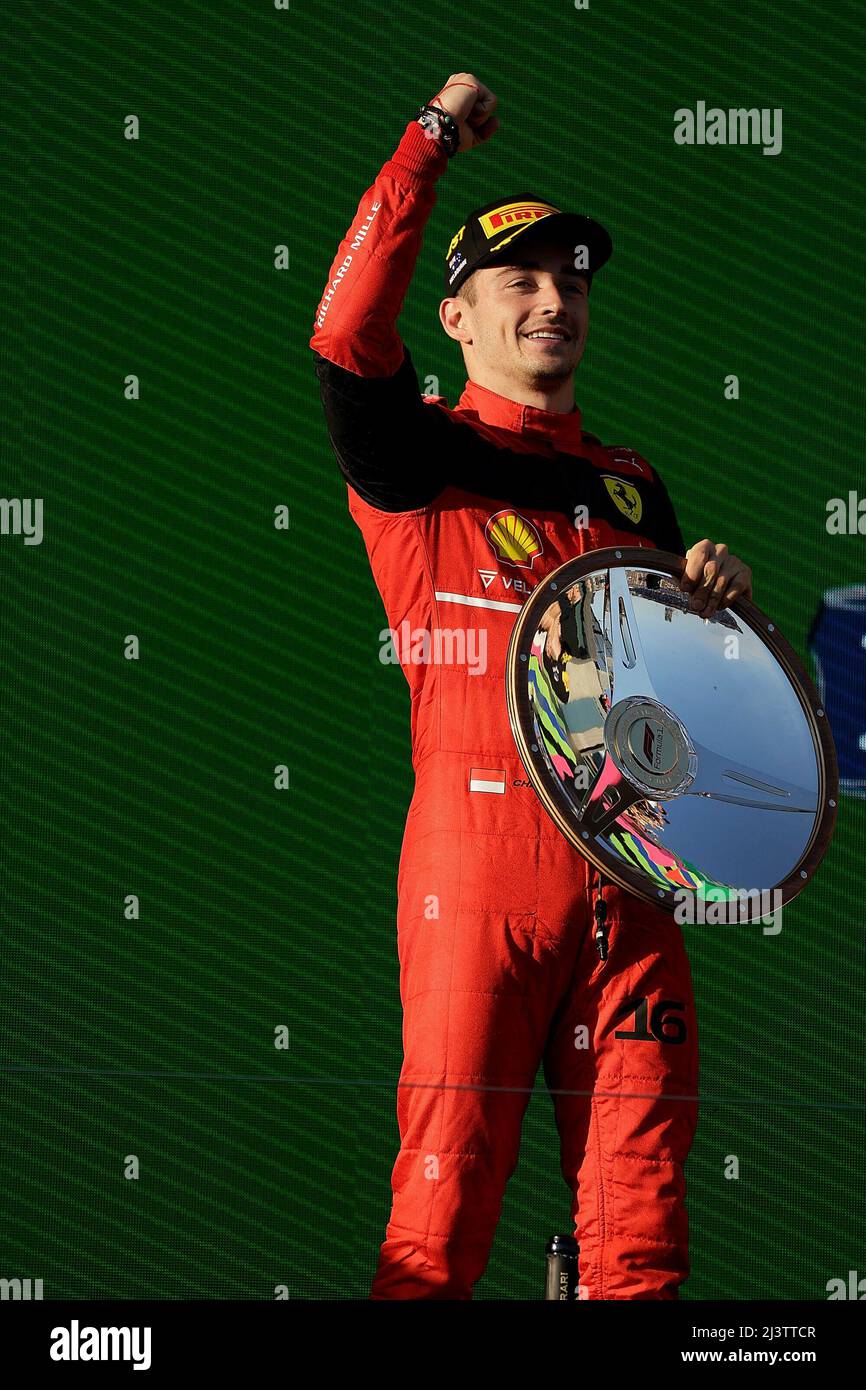 Melbourne, Australien. 10. April 2022. 10. April 2022, Albert Park, Melbourne, FORMEL 1 ROLEX AUSTRALIAN GRAND PRIX 2022, im Bild Podium: Gewinner Charles Leclerc (MCO), Scuderia Ferrari Credit: dpa/Alamy Live News Stockfoto