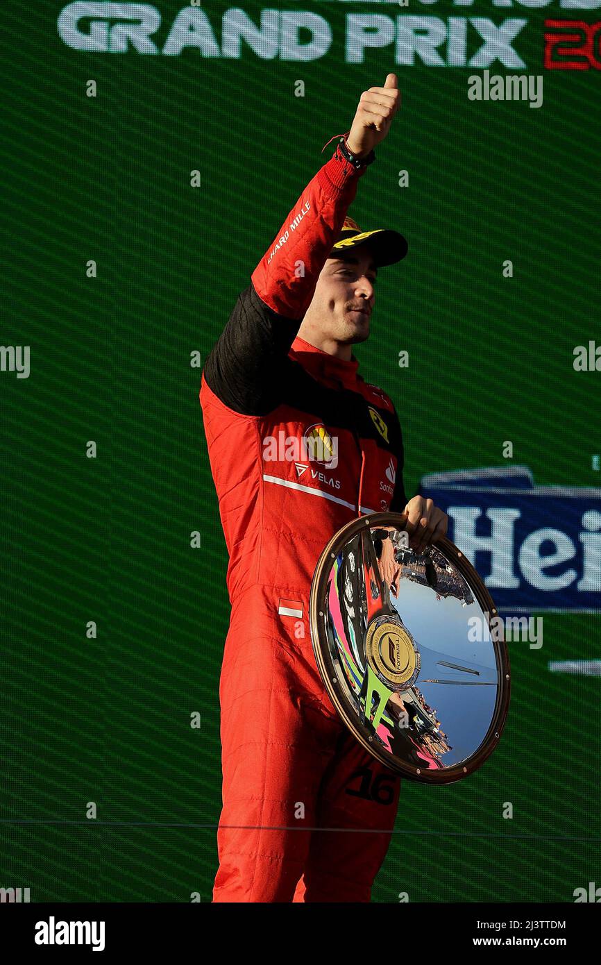 Melbourne, Australien. 10. April 2022. 10. April 2022, Albert Park, Melbourne, FORMEL 1 ROLEX AUSTRALIAN GRAND PRIX 2022, im Bild Podium: Gewinner Charles Leclerc (MCO), Scuderia Ferrari Credit: dpa/Alamy Live News Stockfoto