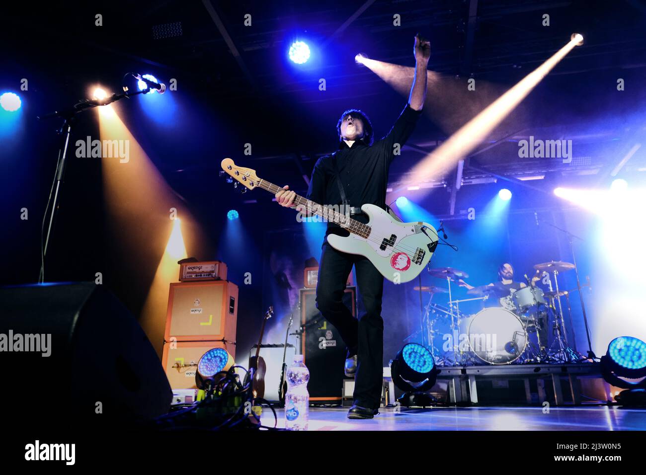 7. April 2022, Turin, Italien: Die italienische Band von ''The Zen Circus''' auf der Bühne des OGR Torino mit ihrer ''Last welcoming Club Tour'' (Foto: © Bruno Brizzi/Pacific Press via ZUMA Press Wire) Stockfoto