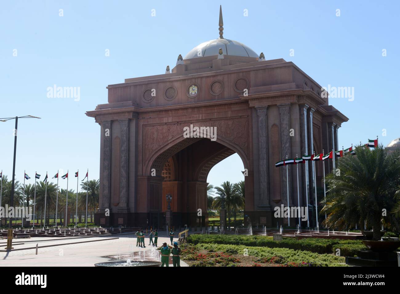 Eintritt zum Emirates Palace Hotel in Abu Dhabi, VAE. Stockfoto