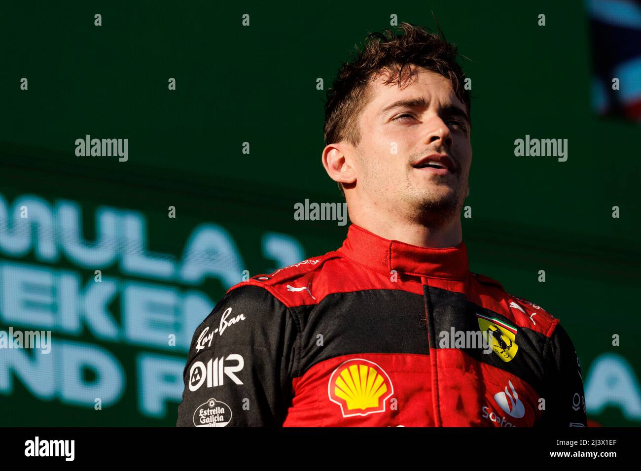 Albert Park, Melbourne, Australien. 10. April 2022. FIA Formel 1 großer Preis von Australien, Renntag: Scuderia Ferrari-Pilot Charles Leclerc auf dem Podium gewinnt das Rennen bei der australischen Formel 1 Grandprix Credit: Action Plus Sports/Alamy Live News Stockfoto